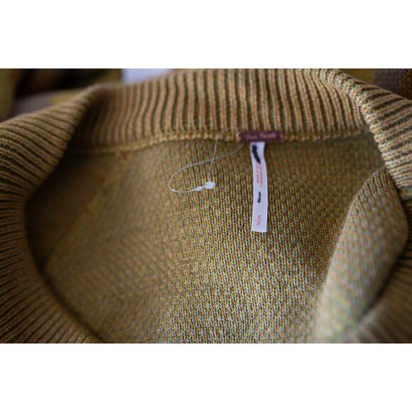 Free People Camo Rose Pullover Sweater Small NEW - Picture 6 of 6